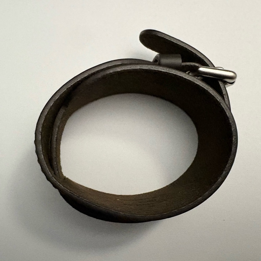 Louis Vuitton Monogram Glacé Leather Cuff Bracelet | June 2002 France | COA - Picture 4 of 11
